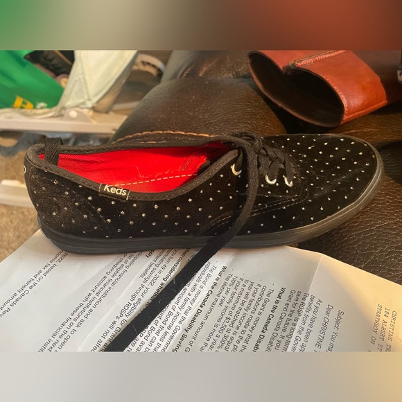 Limited Edition TAylor Swift Keds Shoes ( 6 ) - Picture 2 of 6